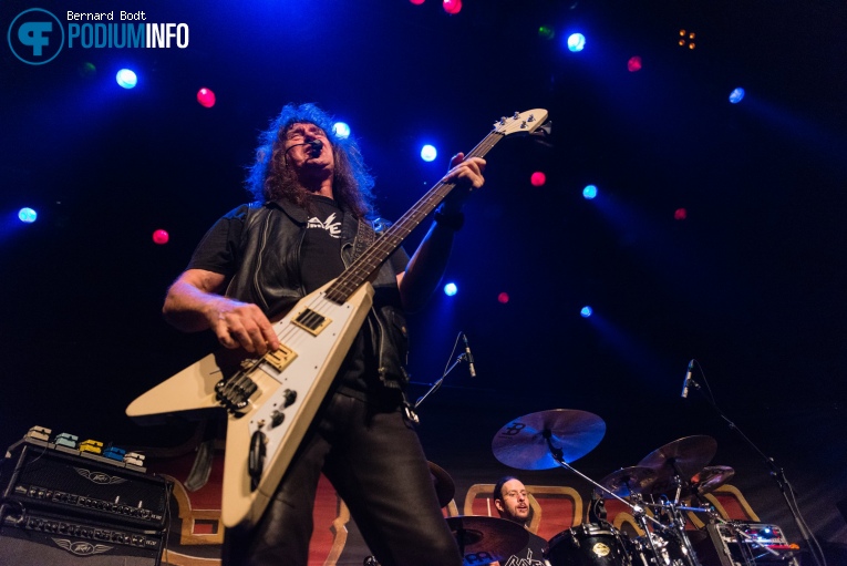 Raven op Saxon - 16/10 - TivoliVredenburg foto