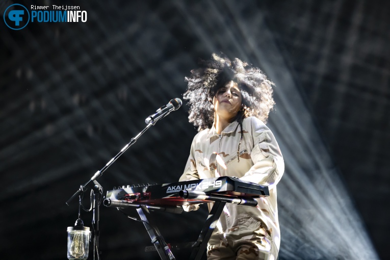 Ibeyi op Ibeyi - 26/10 - TivoliVredenburg foto