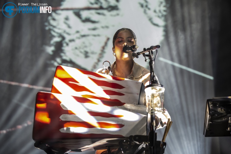 Ibeyi op Ibeyi - 26/10 - TivoliVredenburg foto