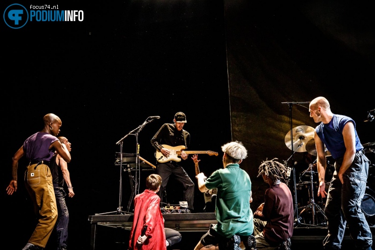 Christine And The Queens op Christine and the Queens - 13/10 - AFAS Live foto