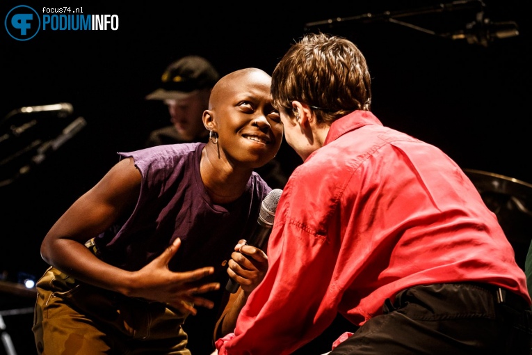 Christine And The Queens op Christine and the Queens - 13/10 - AFAS Live foto