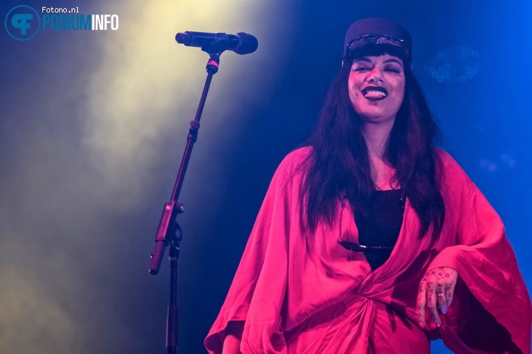 Ladi6 op Fat Freddy's Drop - 14/10 - AFAS Live foto