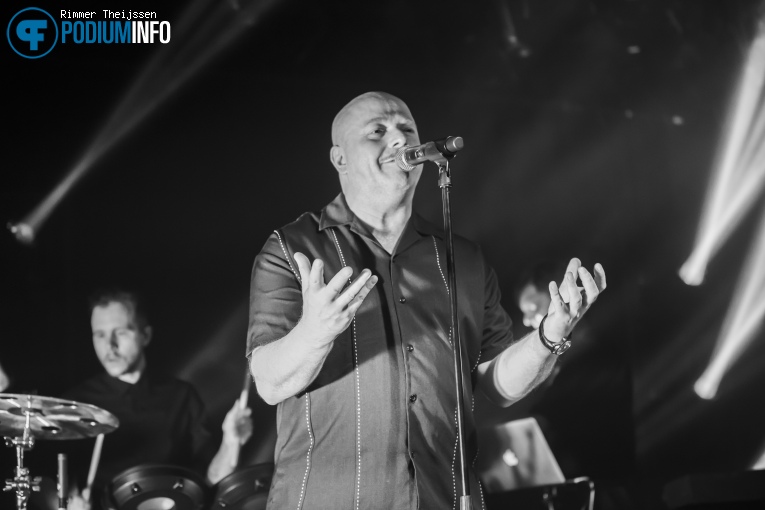 VNV Nation op VNV Nation - 23-10 - Melkweg foto