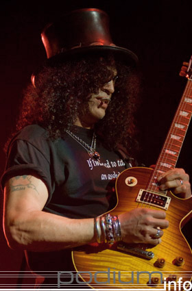 Velvet Revolver op Velvet Revolver - 1/4 - Heineken Music Hall foto