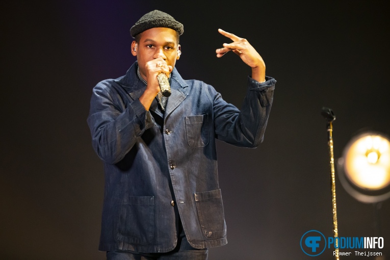Leon Bridges op Leon Bridges - 01/11 - AFAS Live foto