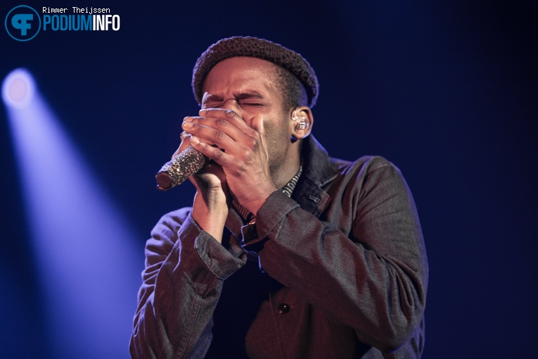 Leon Bridges op Leon Bridges - 01/11 - AFAS Live foto