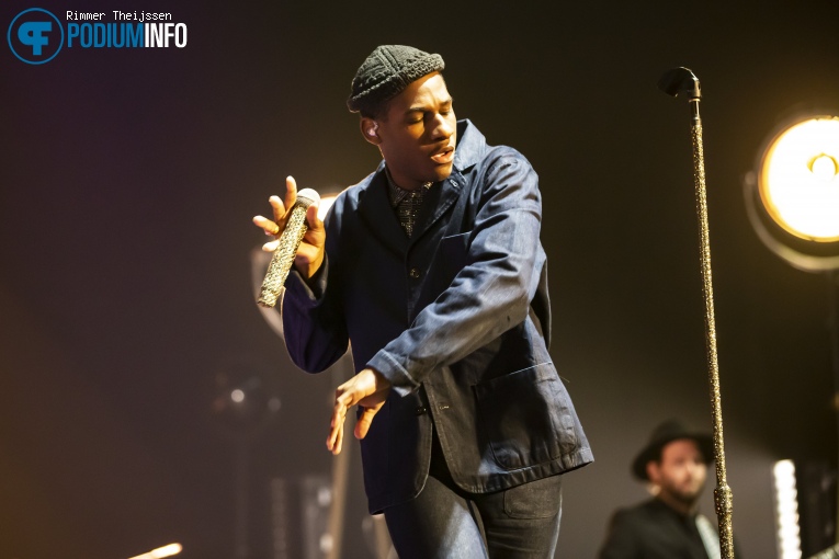 Leon Bridges op Leon Bridges - 01/11 - AFAS Live foto