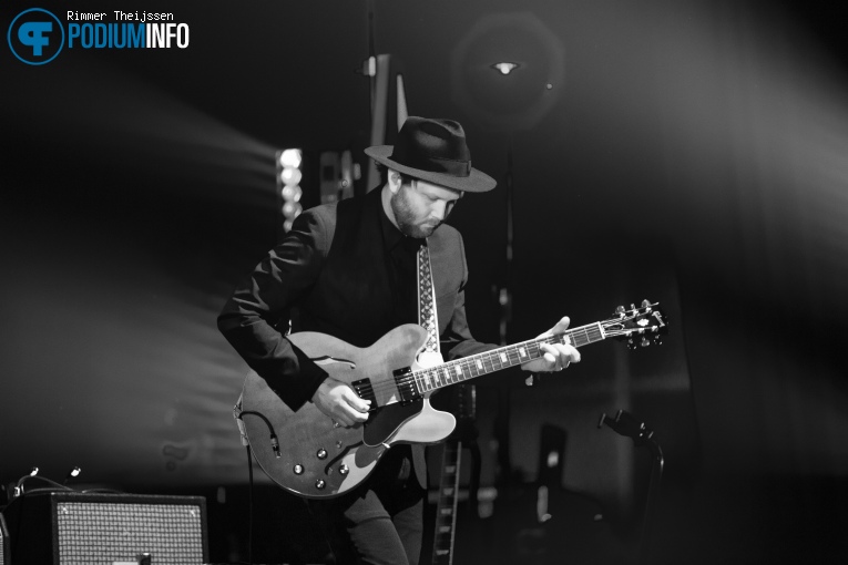 Leon Bridges op Leon Bridges - 01/11 - AFAS Live foto