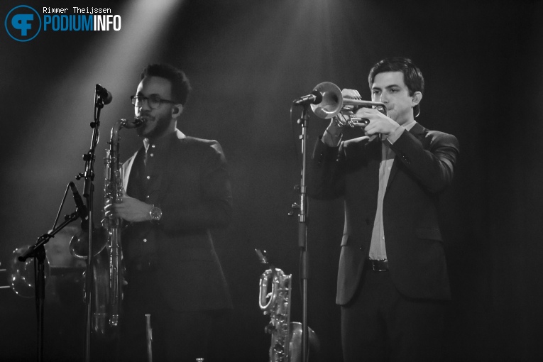 St. Paul & The Broken Bones op St. Paul & The Broken Bones - 02/11 - Melkweg foto