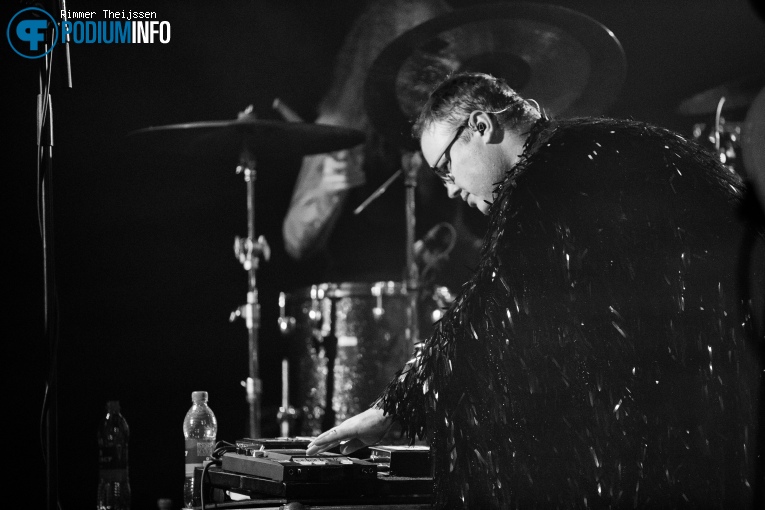 St. Paul & The Broken Bones op St. Paul & The Broken Bones - 02/11 - Melkweg foto