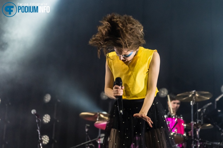 Chvrches op Chvrches - 03/11 - TivoliVredeburg foto