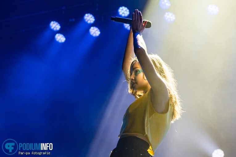Chvrches op Chvrches - 03/11 - TivoliVredeburg foto
