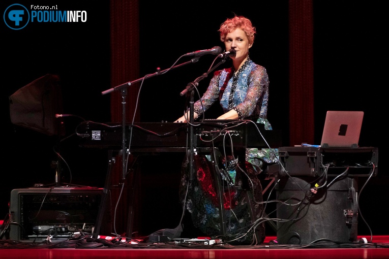 Agnes Obel op David Byrne - 04/11 - AFAS Live foto