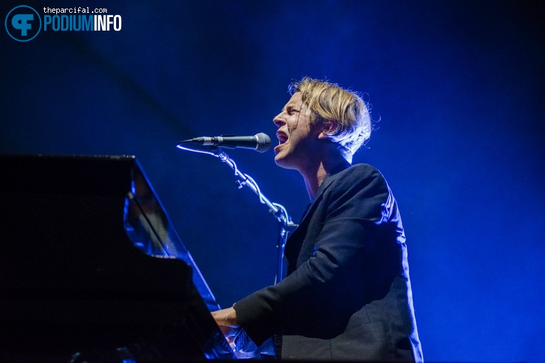 Tom Odell op Tom Odell - 8/11 - Afas Live foto