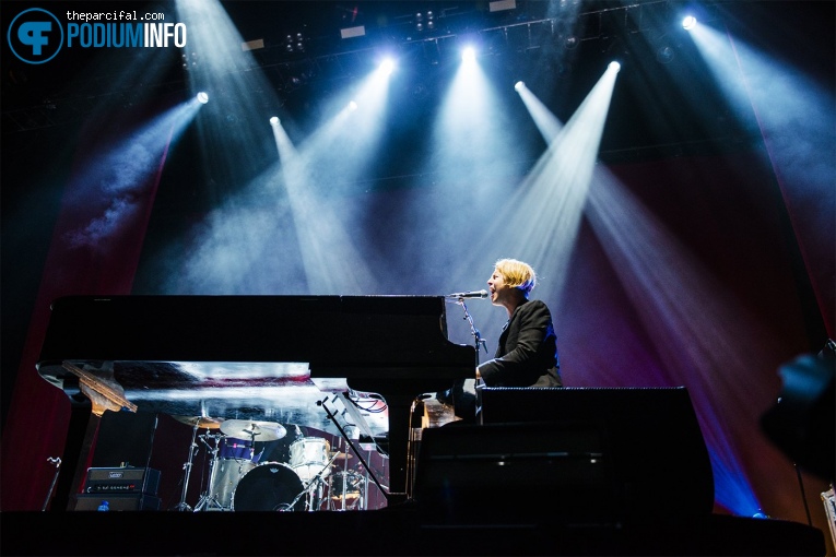 Tom Odell op Tom Odell - 8/11 - Afas Live foto