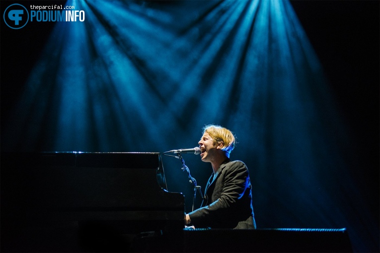 Tom Odell op Tom Odell - 8/11 - Afas Live foto