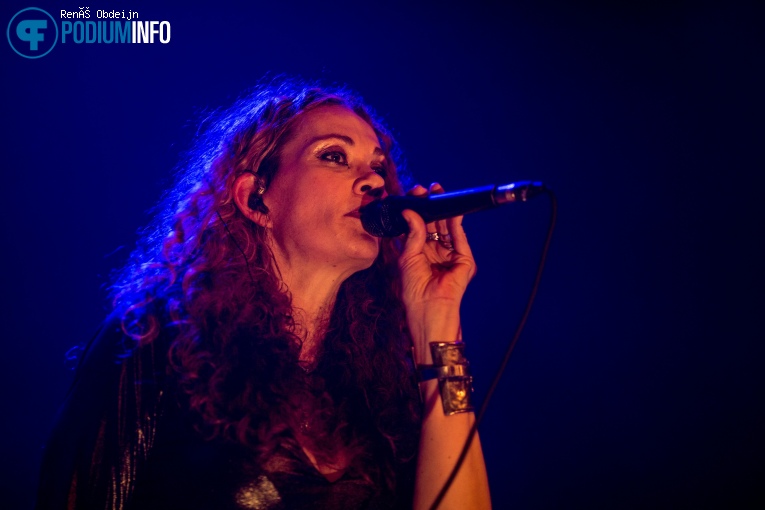 Dana Fuchs op Dana Fuchs 9-11 DRU Cultuurfabriek foto