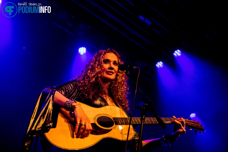 Dana Fuchs op Dana Fuchs 9-11 DRU Cultuurfabriek foto
