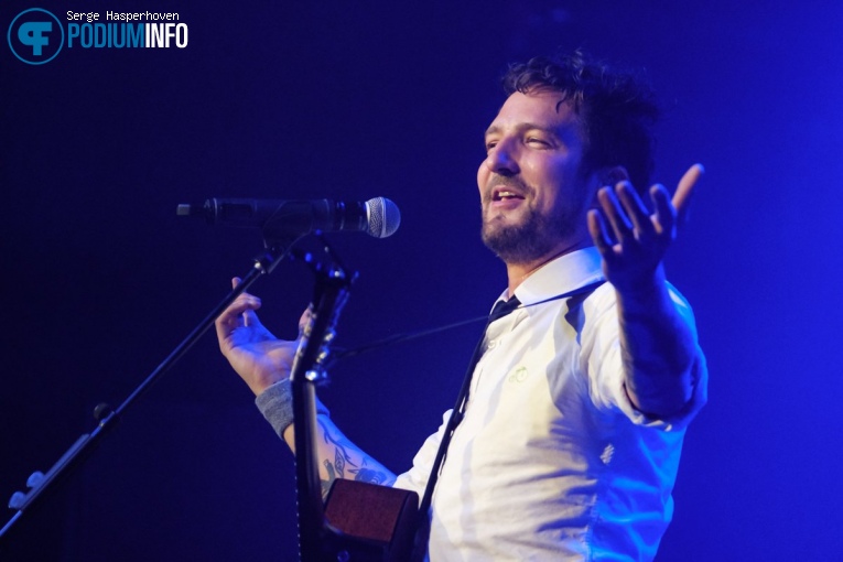 Frank Turner & The Sleeping Souls op Frank Turner & The Sleeping Souls - 09/11 - De Melkweg foto