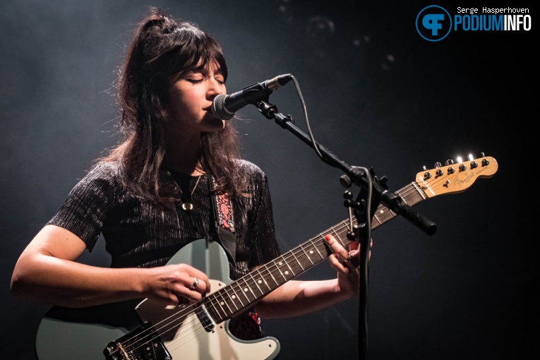 Juanita Stein op Villagers - 13/11 - Melkweg foto