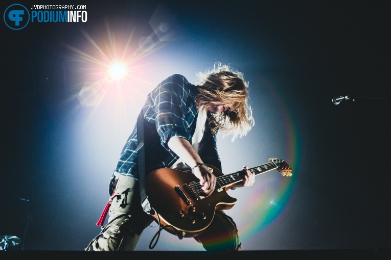 Nothing But Thieves op Nothing But Thieves - 15/11 - Afas Live foto
