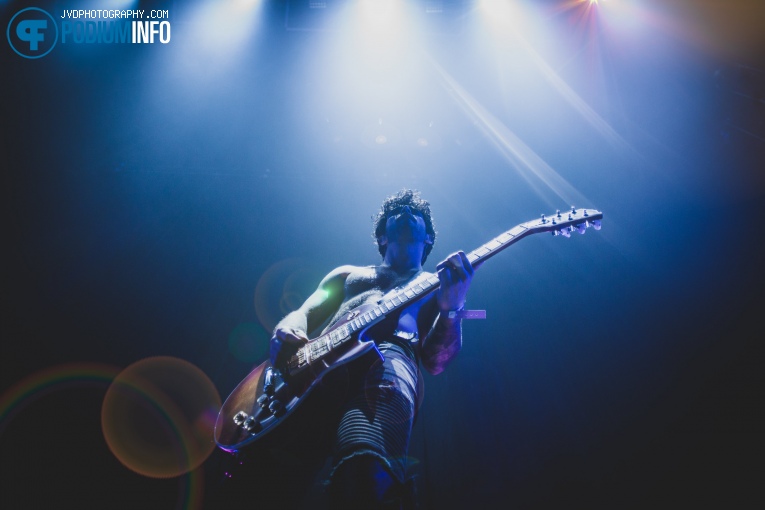 The Blackmordia op Nothing But Thieves - 15/11 - Afas Live foto