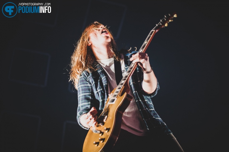 Nothing But Thieves op Nothing But Thieves - 15/11 - Afas Live foto