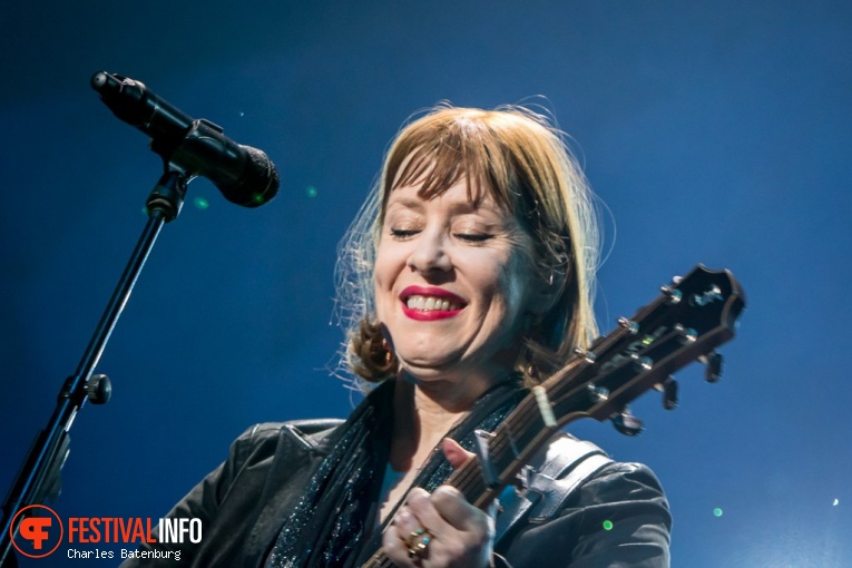 Suzanne Vega op Night of The Proms Rotterdam 2018 foto