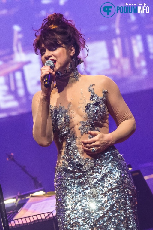 Ellen ten Damme op Benefietconcert 'Mag Ik Dan Bij Jou' - 26/11 - TivoliVredenburg foto