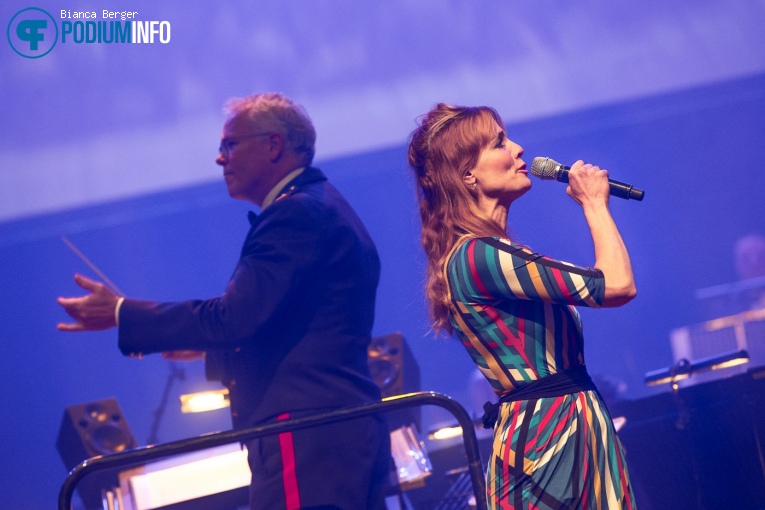 Ellen ten Damme op Benefietconcert 'Mag Ik Dan Bij Jou' - 26/11 - TivoliVredenburg foto