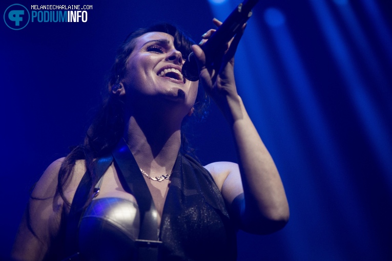 Within Temptation op Within Temptation - 21/12 - 013 foto