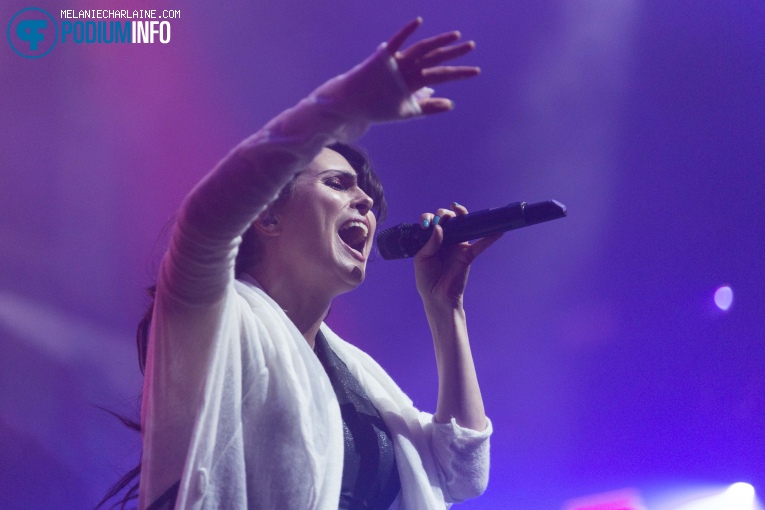 Within Temptation op Within Temptation - 21/12 - 013 foto