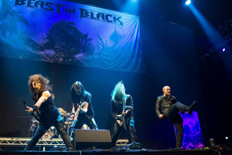 Beast In Black op Nightwish - 26/11 - Ziggo Dome foto