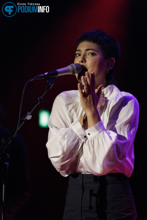 Miya Folick op Miya Folick - 04/12 - De Helling foto