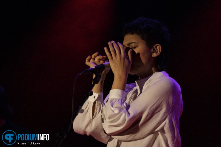 Miya Folick op Miya Folick - 04/12 - De Helling foto