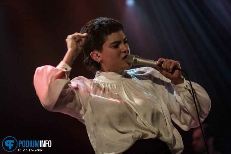 Miya Folick op Miya Folick - 04/12 - De Helling foto