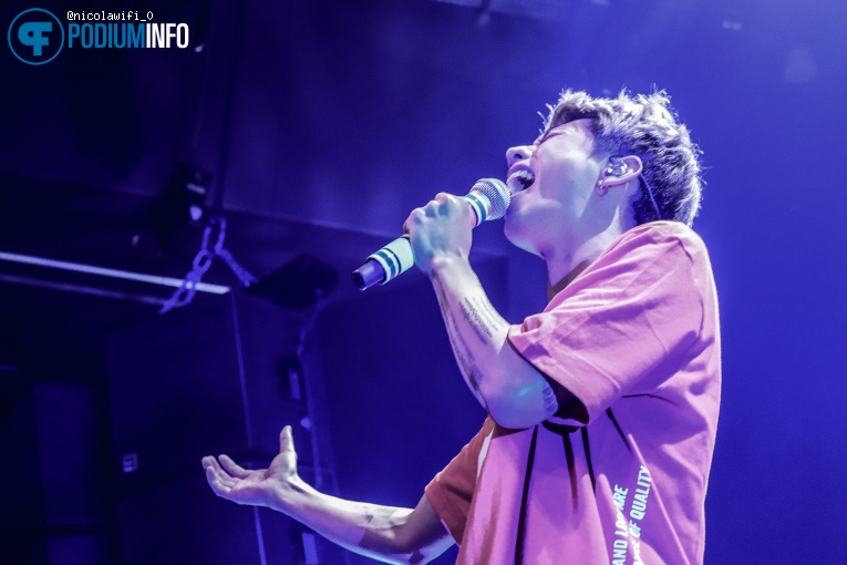 One Ok Rock op One Ok Rock - 10/12  - TivoliVredenburg foto