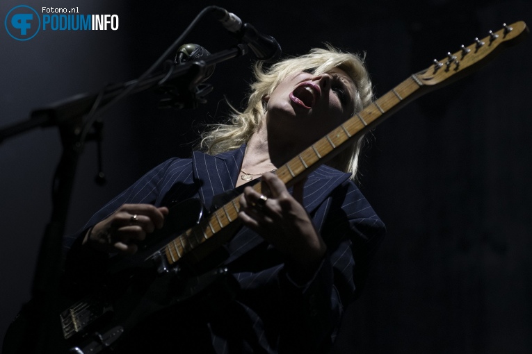 Wolf Alice op Wolf Alice - 11/12 - TivoliVredenburg foto