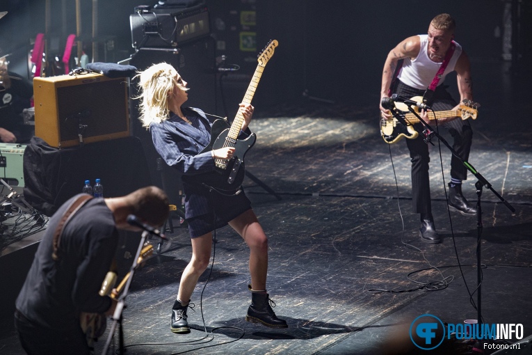 Wolf Alice op Wolf Alice - 11/12 - TivoliVredenburg foto