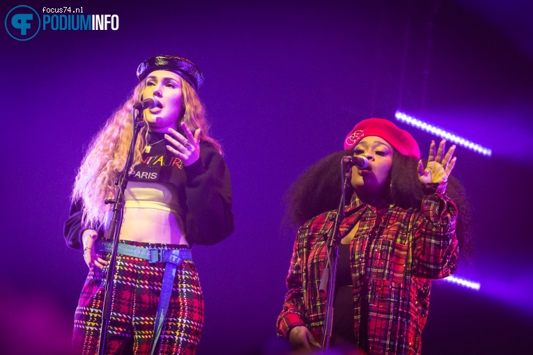 Ronnie Flex & Deuxperience Band op Ronnie Flex - 16/12 - AFAS Live foto
