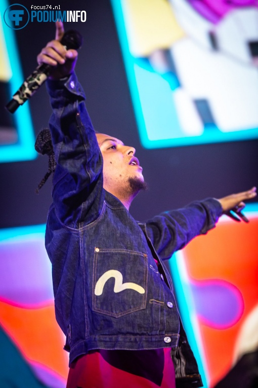 Ronnie Flex & Deuxperience Band op Ronnie Flex - 16/12 - AFAS Live foto