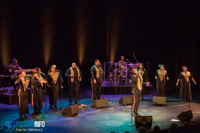 Harlem Gospel Choir op Harlem Gospel Choir - 18/12 - Oude Luxor Theater foto