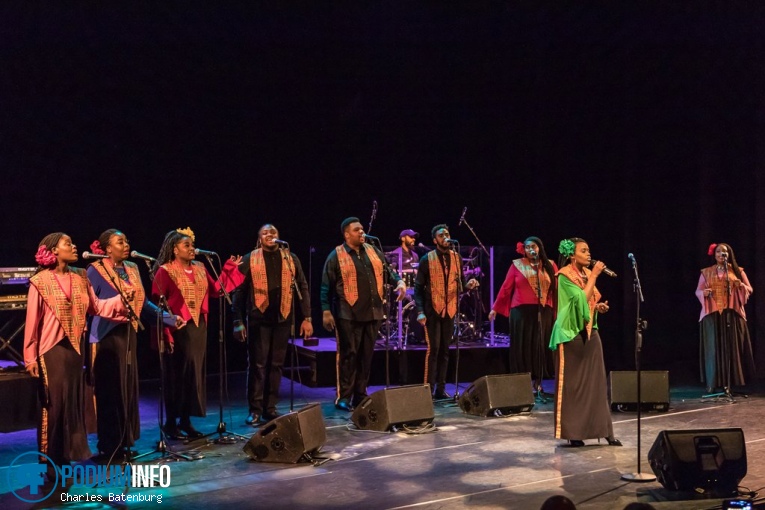 Harlem Gospel Choir op Harlem Gospel Choir - 18/12 - Oude Luxor Theater foto
