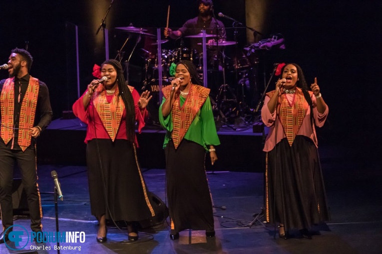 Harlem Gospel Choir op Harlem Gospel Choir - 18/12 - Oude Luxor Theater foto