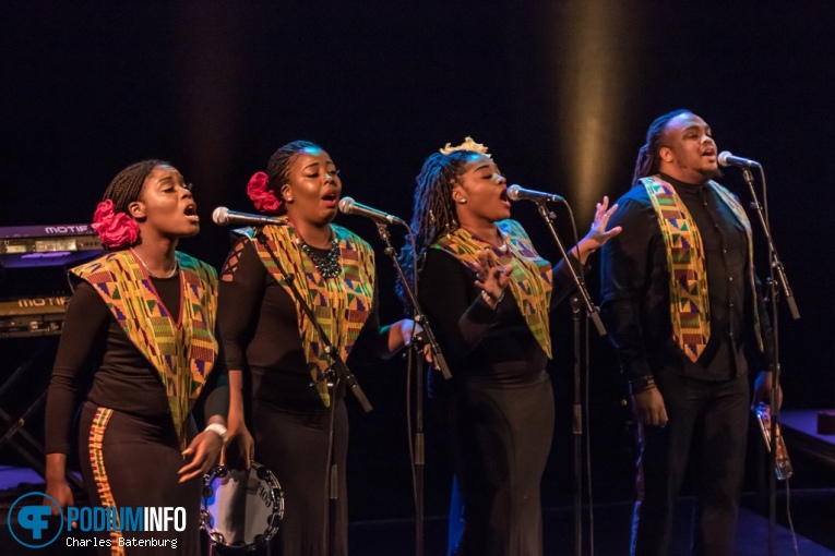 Harlem Gospel Choir op Harlem Gospel Choir - 18/12 - Oude Luxor Theater foto