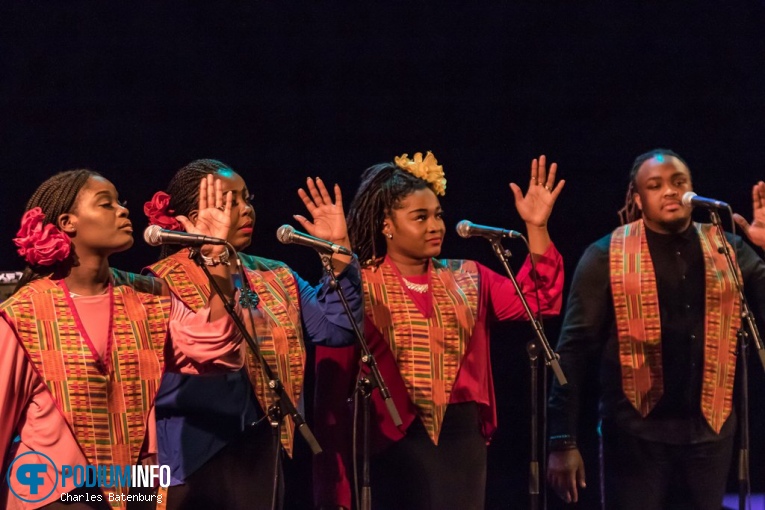 Harlem Gospel Choir op Harlem Gospel Choir - 18/12 - Oude Luxor Theater foto