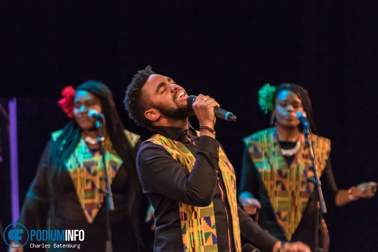 Harlem Gospel Choir op Harlem Gospel Choir - 18/12 - Oude Luxor Theater foto