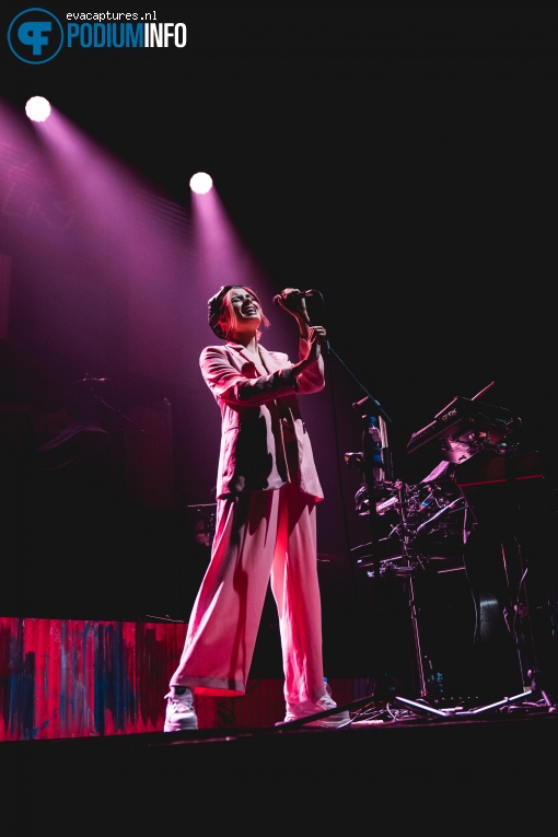 Nina Nesbitt op Rudimental - 23/01 - TivoliVredenburg foto