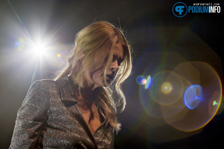 Davina Michelle op 100% NL Awards - 7/2 - The Box foto