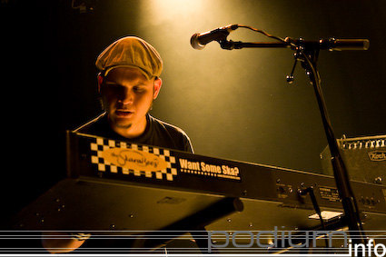 Sideshift Harry op Sonic Boom Six - 16/4 - Tivoli foto